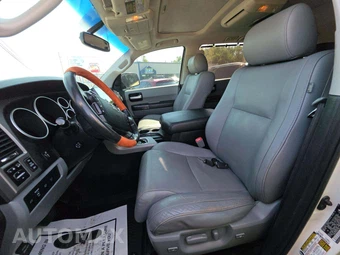 2010 Toyota Sequoia Platinum – miniatura 6