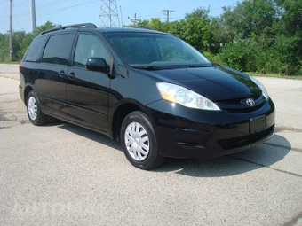 2010 Toyota Sienna CE Minivan 7-Passenger 119.3" WB - miniatura 12