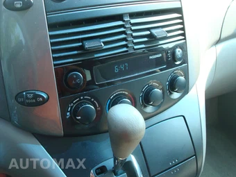 2010 Toyota Sienna CE Minivan 7-Passenger 119.3" WB - miniatura 24