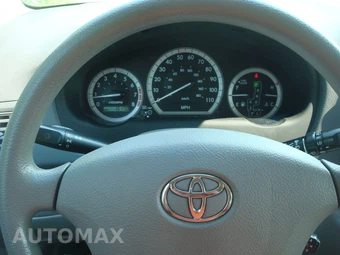 2010 Toyota Sienna CE Minivan 7-Passenger 119.3" WB - miniatura 25