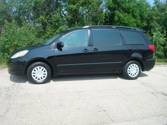2010 Toyota Sienna CE Minivan 7-Passenger 119.3" WB - miniatura 28