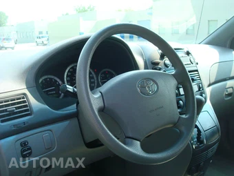 2010 Toyota Sienna CE Minivan 7-Passenger 119.3" WB - miniatura 4