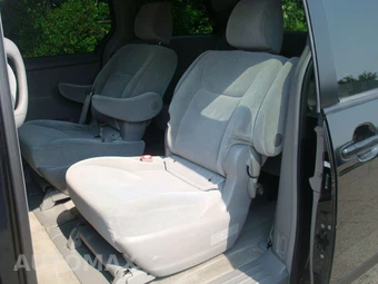 2010 Toyota Sienna CE Minivan 7-Passenger 119.3" WB - miniatura 53