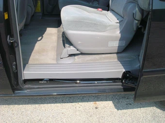 2010 Toyota Sienna CE Minivan 7-Passenger 119.3" WB - miniatura 92