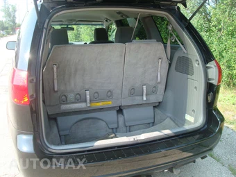 2010 Toyota Sienna CE Minivan 7-Passenger 119.3" WB - miniatura 95