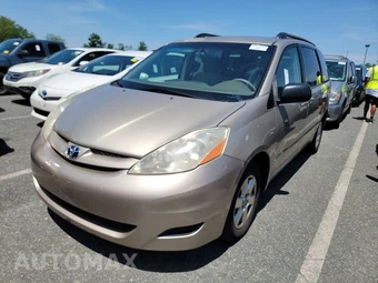 2010 Toyota Sienna CE Minivan 8-Passenger 119.3" WB