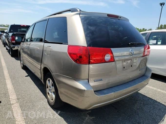 2010 Toyota Sienna CE Minivan 8-Passenger 119.3" WB - miniatura 6