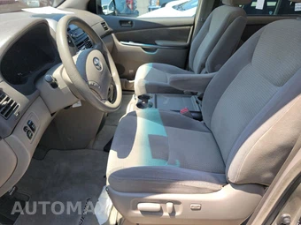 2010 Toyota Sienna CE Minivan 8-Passenger 119.3" WB - miniatura 7