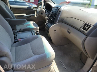2010 Toyota Sienna CE Minivan 8-Passenger 119.3" WB - miniatura 8