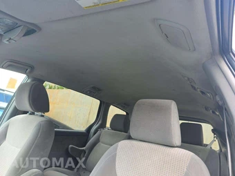 2010 Toyota Sienna LE Minivan 7-Passenger 119.3" WB – miniatura 11