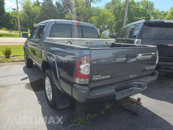 2010 Toyota Tacoma PreRunner Crew Cab Medium Bed - miniatura 2