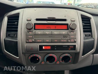 2010 Toyota Tacoma PreRunner Crew Cab Medium Bed - miniatura 17