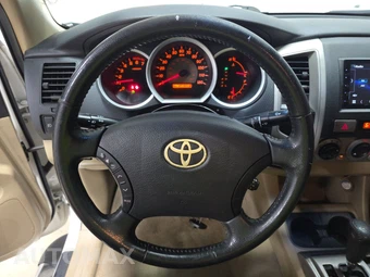2010 Toyota Tacoma PreRunner Crew Cab Medium Bed - miniatura 10