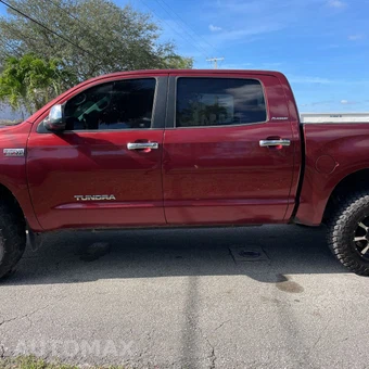 2010 Toyota Tundra Limited Crew Cab Short Bed - miniatura 3