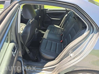 2010 Volkswagen Jetta Sedan SE – miniatura 13