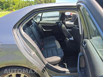 2010 Volkswagen Jetta Sedan SE – miniatura 16