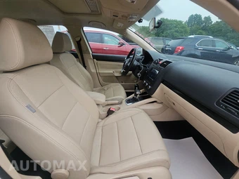 2010 Volkswagen Jetta Sedan SE – miniatura 13
