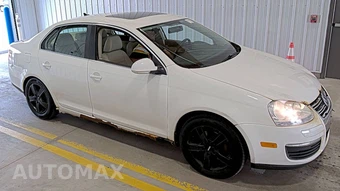 2010 Volkswagen Jetta Sedan SE – miniatura 3