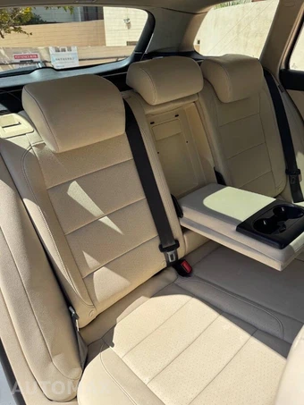 2010 Volkswagen Jetta SportWagen TDI Wagon - miniatura 9