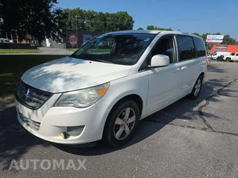 2010 Volkswagen Routan SE w/Rear Seat Entertainment 121.2" WB