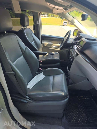 2010 Volkswagen Routan SE w/Rear Seat Entertainment 121.2" WB – miniatura 19