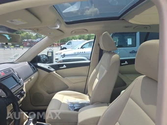 2010 Volkswagen Tiguan SE – miniatura 17