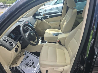2010 Volkswagen Tiguan SE – miniatura 7