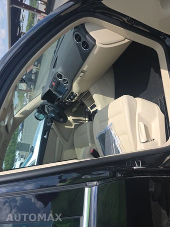 2010 Volkswagen Tiguan SE – miniatura 8