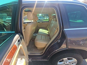 2010 Volkswagen Touareg TDI - miniatura 10