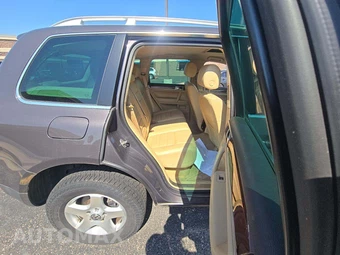 2010 Volkswagen Touareg TDI - miniatura 13