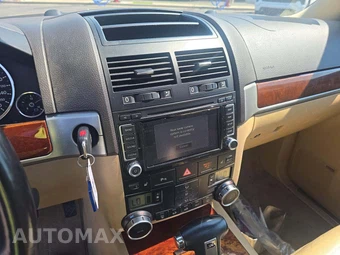 2010 Volkswagen Touareg TDI - miniatura 7