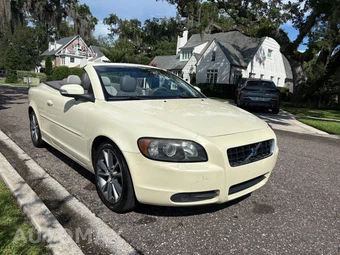 2010 Volvo C70 T5 - miniatura 3