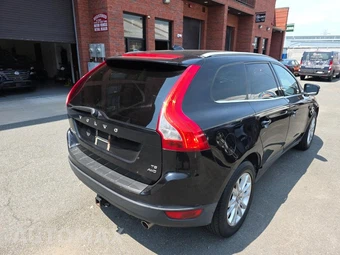 2010 Volvo XC60 T6 w/Moonroof – miniatura 4