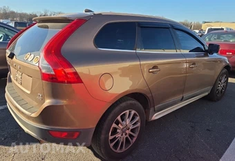 2010 Volvo XC60 T6 w/Moonroof – miniatura 5