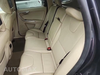 2010 Volvo XC60 T6 w/Moonroof – miniatura 16
