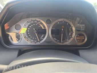 2011 Aston Martin DB9 Coupe - miniatura 6