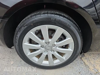 2011 Audi A4 2.0T Premium Plus Sedan – miniatura 10