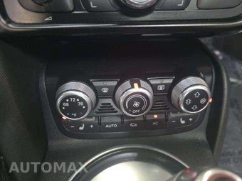 2011 Audi R8 Spyder 5.2 Convertible – miniatura 23