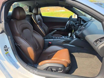 2011 Audi R8 Spyder 5.2 Convertible - miniatura 18