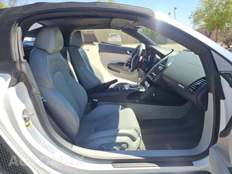 2011 Audi R8 Spyder 5.2 Convertible - miniatura 16