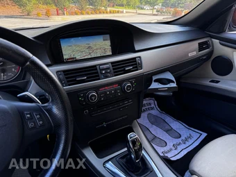2011 BMW 3 Series Convertible 335is - miniatura 11