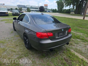 2011 BMW 3 Series Coupe 335i xDrive – miniatura 2