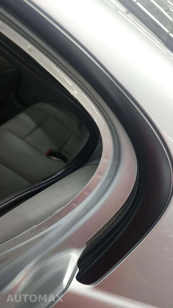 2011 BMW 3 Series Sedan 328i – miniatura 29