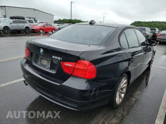 2011 BMW 3 Series Sedan 328i - miniatura 4