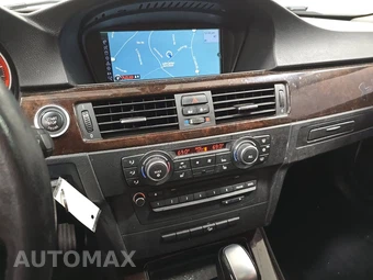 2011 BMW 3 Series Sedan 328i xDrive - miniatura 11