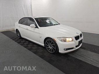 2011 BMW 3 Series Sedan 328i xDrive - miniatura 3