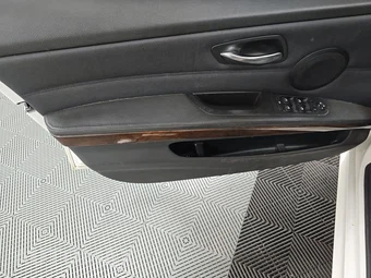 2011 BMW 3 Series Sedan 328i xDrive - miniatura 9