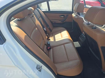 2011 BMW 3 Series Sedan 328i xDrive – miniatura 13