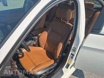 2011 BMW 3 Series Sedan 328i xDrive – miniatura 3