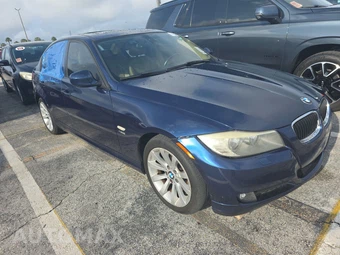 2011 BMW 3 Series Sedan 328i xDrive - miniatura 3